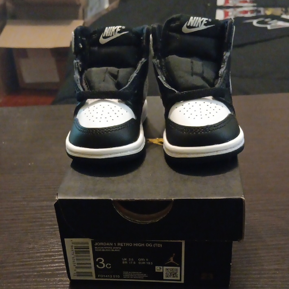 Jordan 1 Retro High OG (TD) "Black and White 2.0" Kids 3c NEW W/OG BOX - Picture 4 of 10